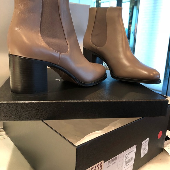 Chanel ❤️💙❤️ - Picture 3 of 8